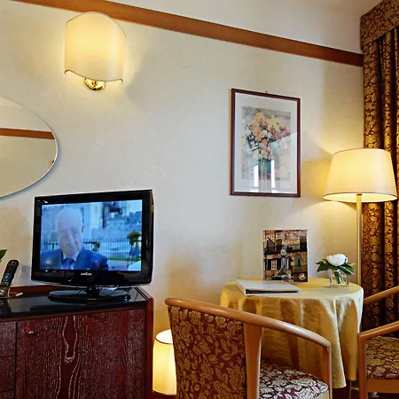 Du Et Bellevue 4*
