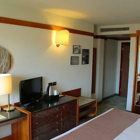 Du Et Bellevue 4* 바르돌리노